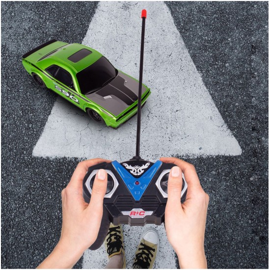 Radijo bangomis valdomas sportinis automobilis Speed King