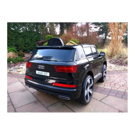 Elektriskā automašīna bērniem Audi Q7 melna