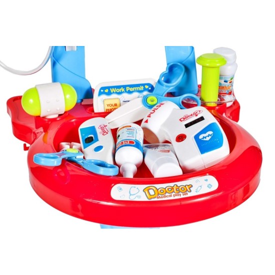 Ārstu komplekts ar ratiņiem un 17 citiem piederumiem